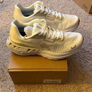 Kuru Mens Triple Max Icon Sneakers